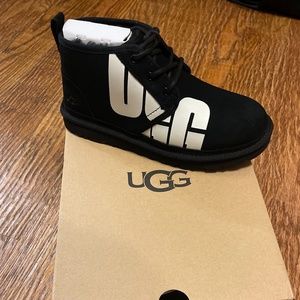 UGG Women’s Neumel Chopd in Black